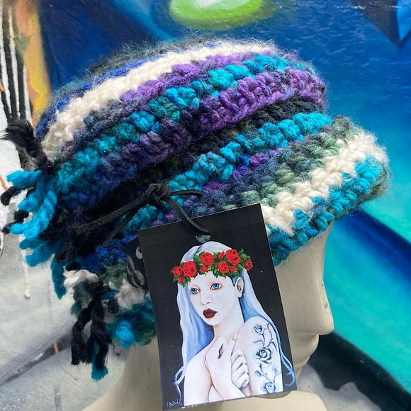 Hand Crocheted Beanie Hat-Great Gift - Picture 7 of 12